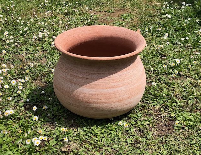 terracotta vase cm30D h24