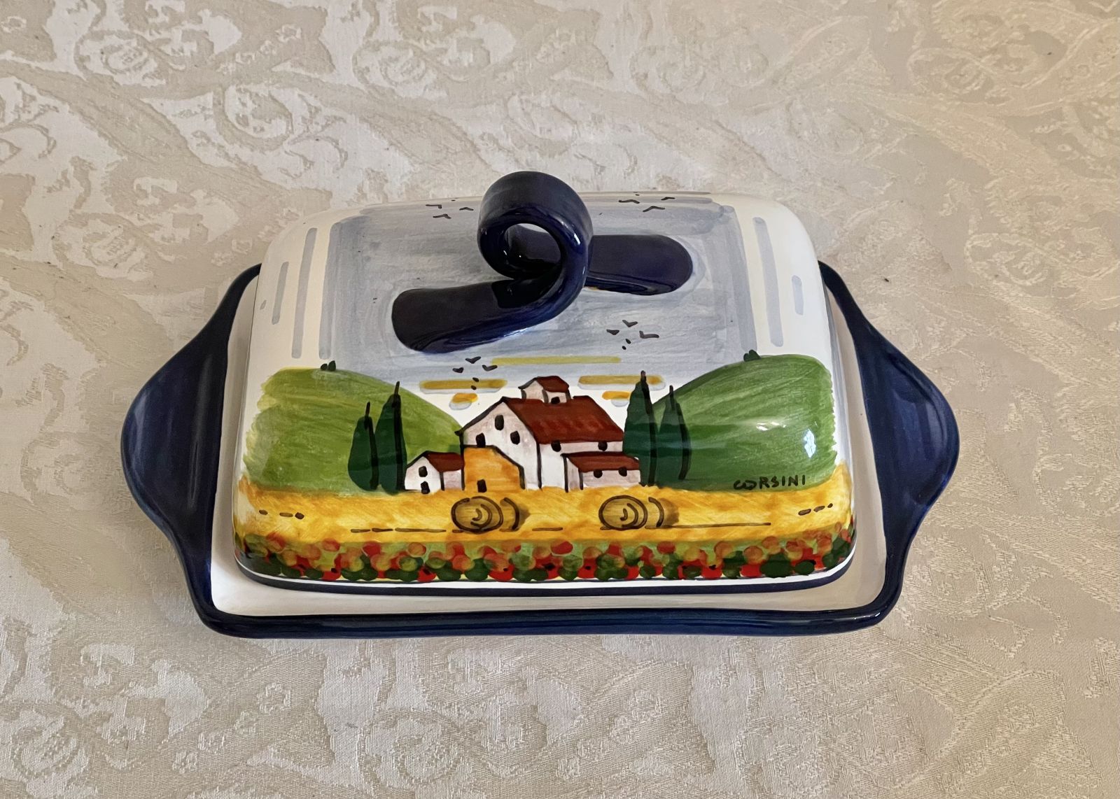 Butter dish Tuscan landscape with blue border poppies cm 20x12,5