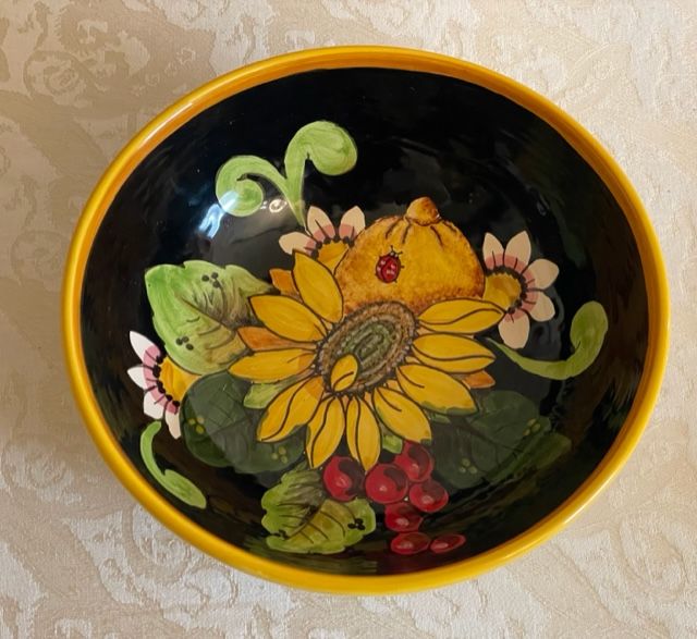 bowl D20 h7 Sunflower, lemon & grapes on a black background